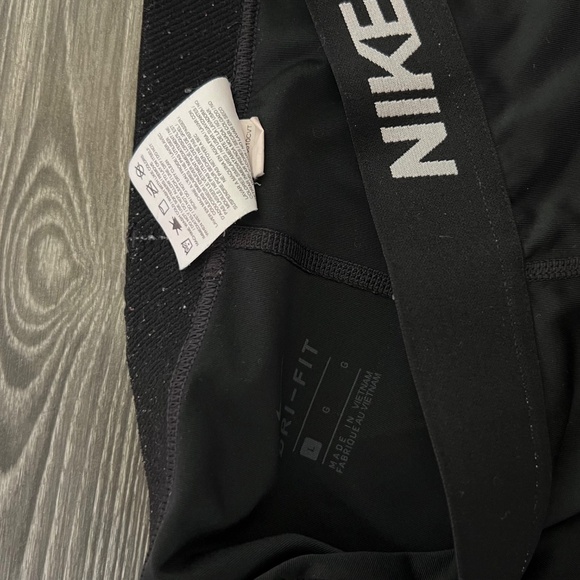 Nike Pro Kids Dri-FIT Compression Shorts – Black, Size L (Youth) - Picture 3 of 3